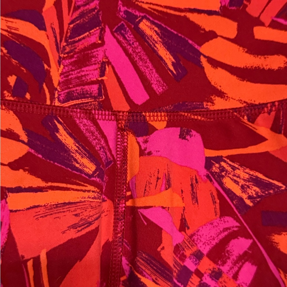 All In Motion Red Tropical Print Athletic Shorts Women’s Size XL - Picture 2 of 7